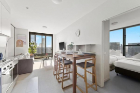 Modern 2BR on Collins Skyline Views & Parking